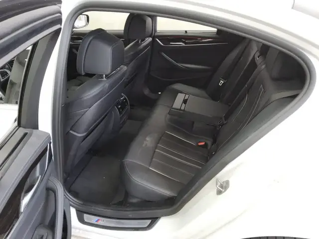 BMW 5 SERIES 2022