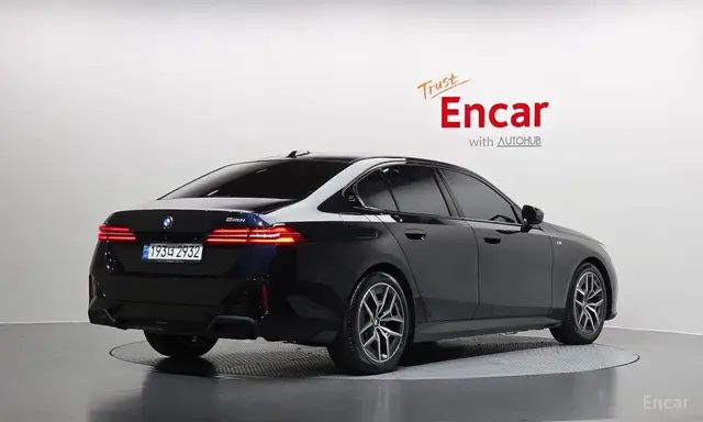 BMW 5 SERIES 2023