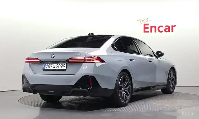 BMW 5 SERIES 2024