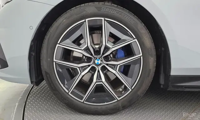 BMW 5 SERIES 2024