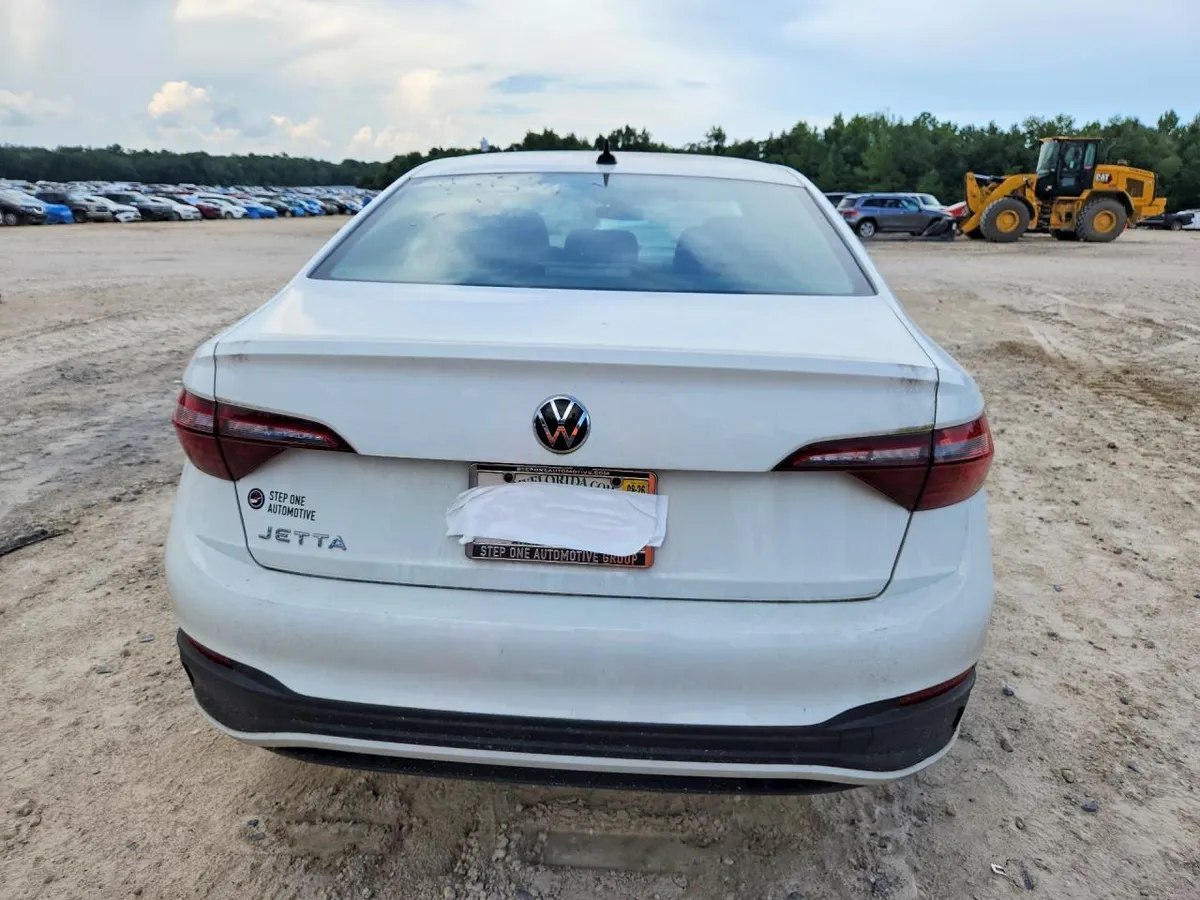 VOLKSWAGEN JETTA 1 2024