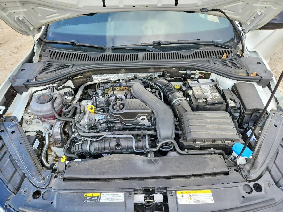 VOLKSWAGEN JETTA 1 2024