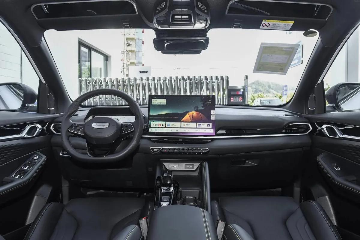 GEELY BINYUE L 1.5TD DCT XINGYAO EDITION + FLAGSHIP PACKAGE 2025