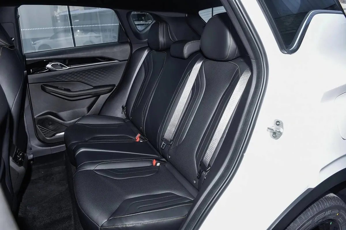 GEELY BINYUE L 1.5TD DCT XINGYAO EDITION + FLAGSHIP PACKAGE 2025