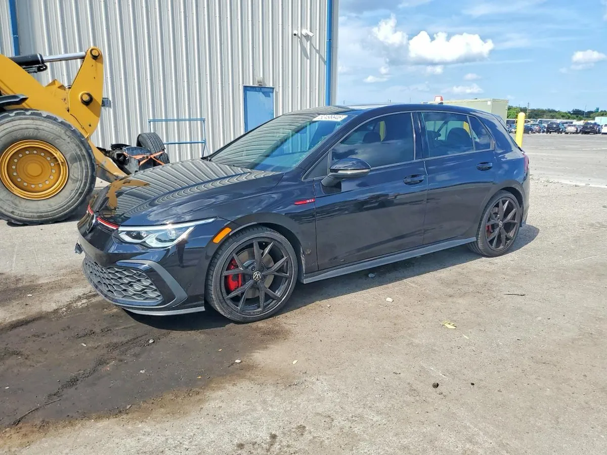 VOLKSWAGEN GOLF SE 2023