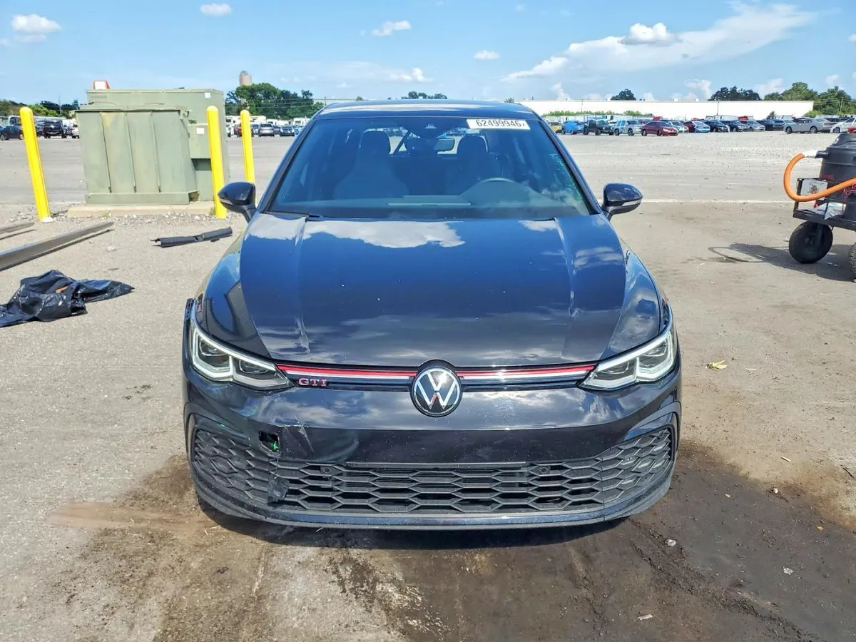 VOLKSWAGEN GOLF SE 2023