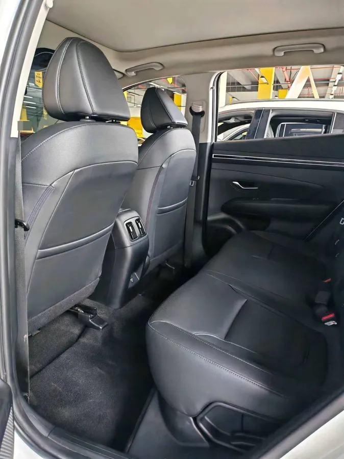HYUNDAI TUCSON 1.5T DLX LUXURY AT (MEDIUM) 2023