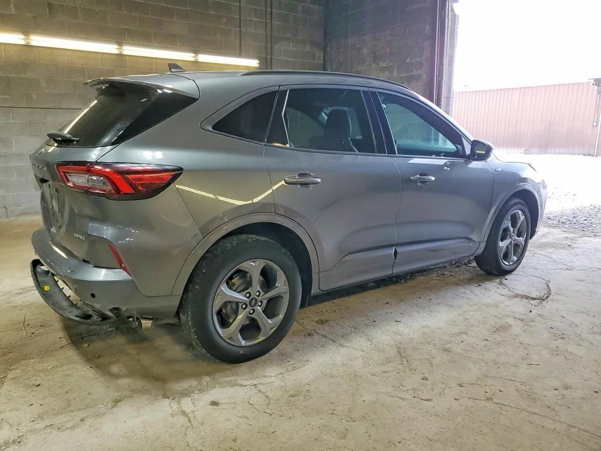 FORD ESCAPE 2023