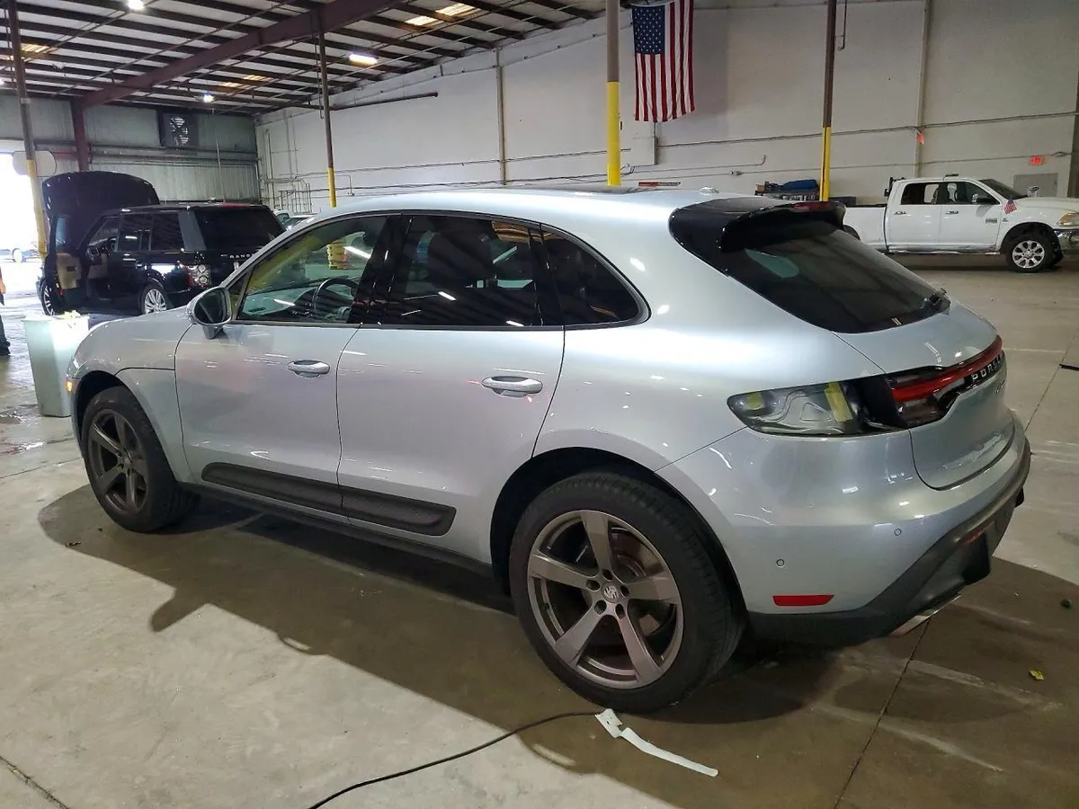 PORSCHE MACAN 2023