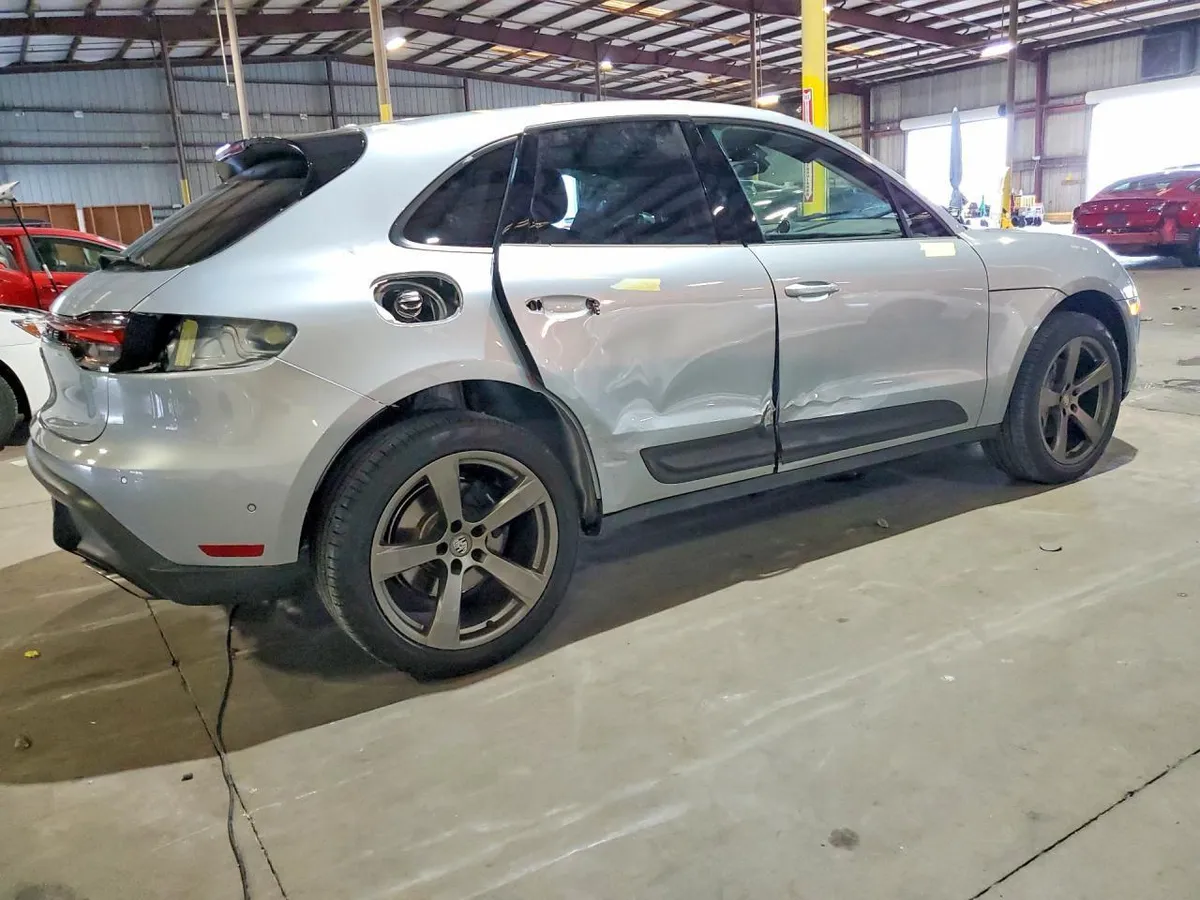 PORSCHE MACAN 2023