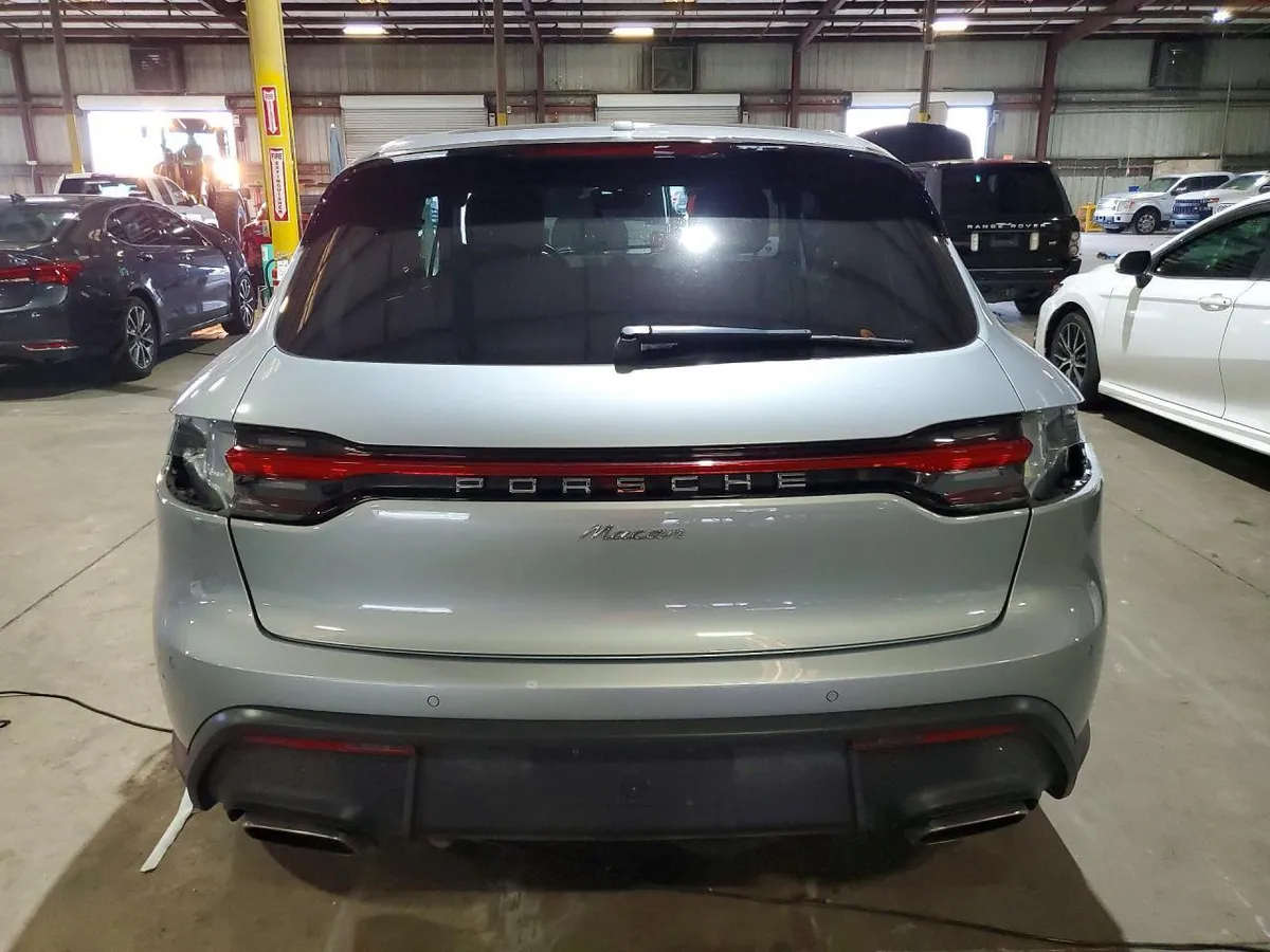 PORSCHE MACAN 2023