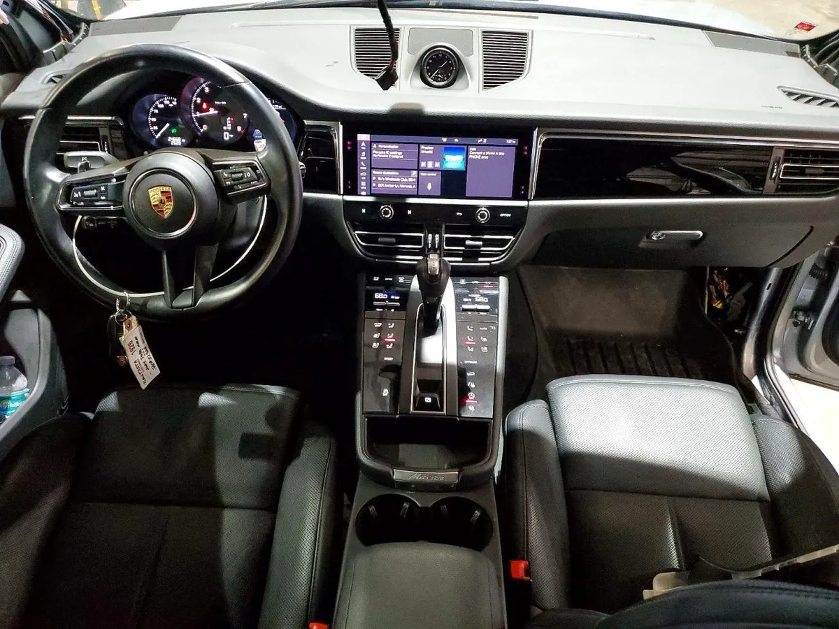 PORSCHE MACAN 2023