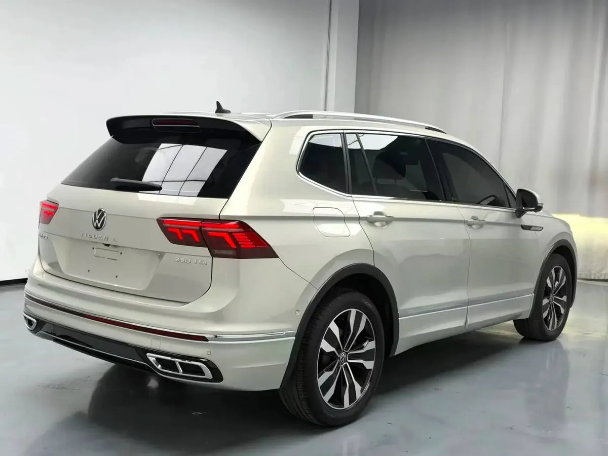 VOLKSWAGEN TIGUAN L R LINE 2.0TSI 330TSI 2WD PREMIUM AT 2022