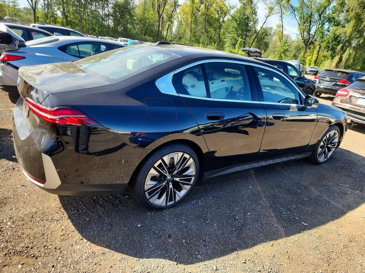 BMW 5 SERIES 2026