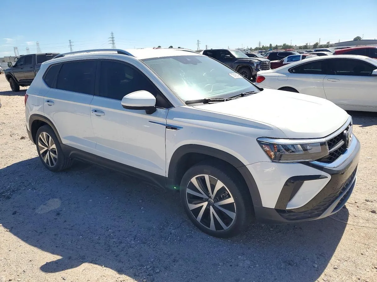 VOLKSWAGEN TAOS SE 2023