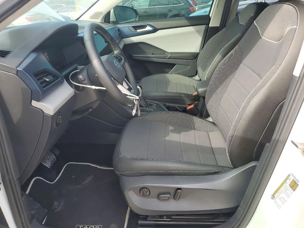 VOLKSWAGEN TAOS SE 2023