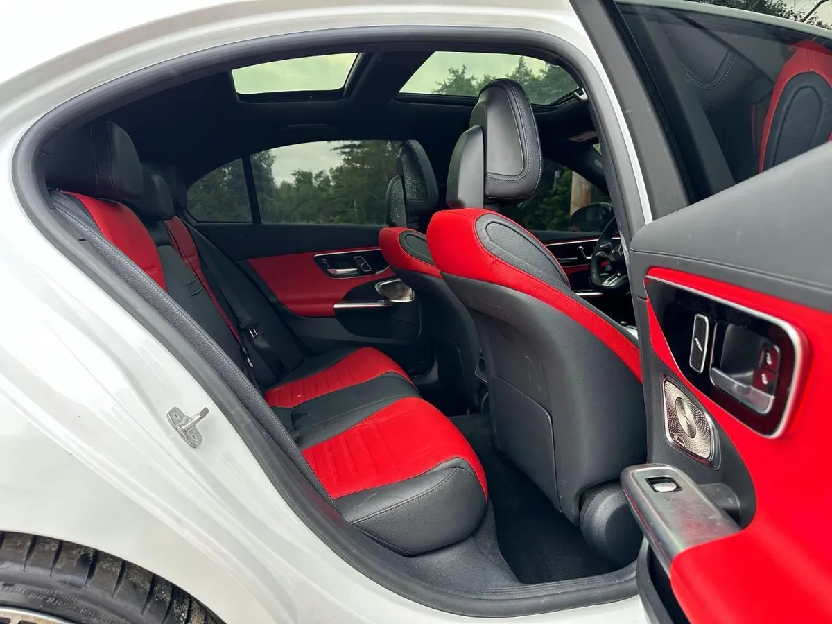 MERCEDES-BENZ C-CLASS 2024