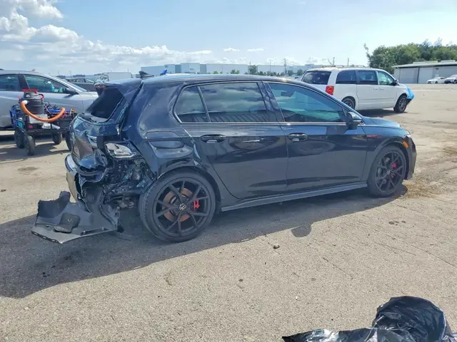 VOLKSWAGEN GOLF SE 2023