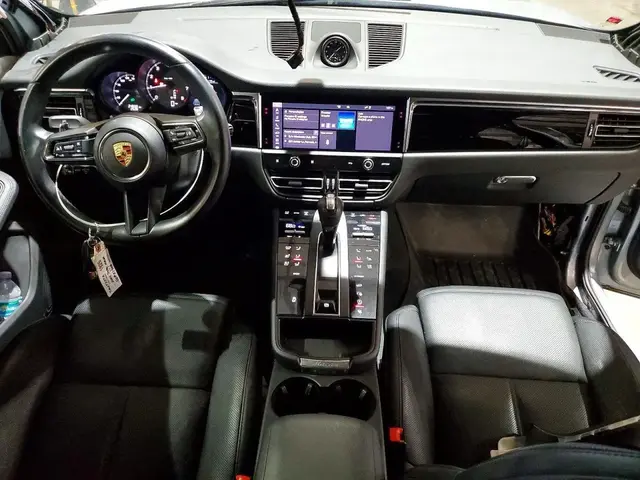 PORSCHE MACAN 2023