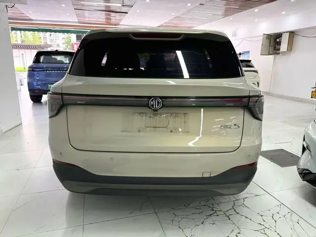 MG ES5 425 PRO RWD 2025