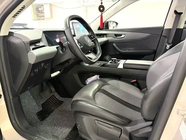 MG ES5 425 PRO RWD 2025