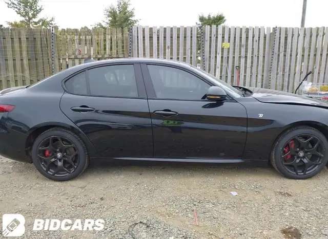 ALFA ROMEO GIULIA 2022