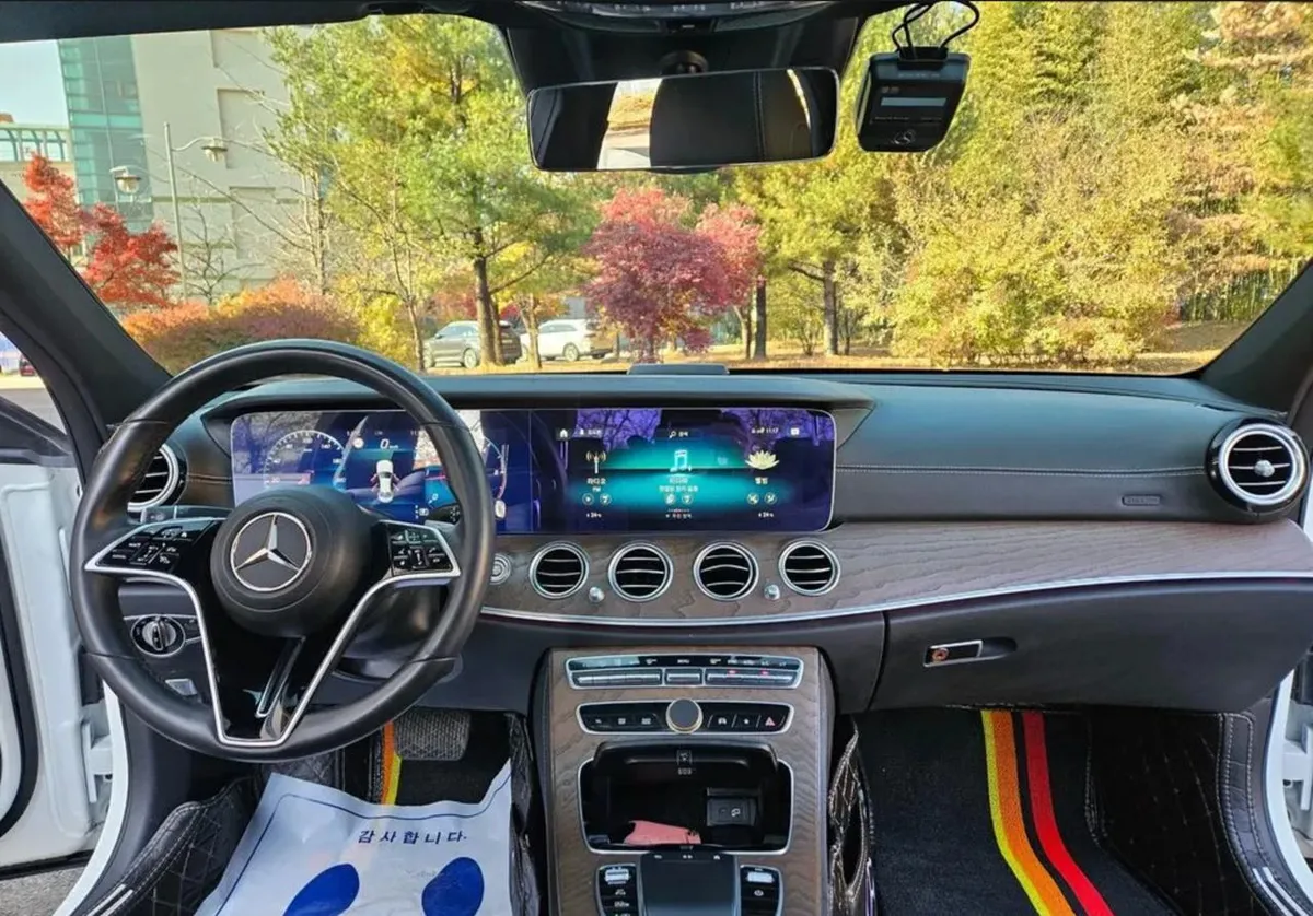 MERCEDES-BENZ E-CLASS EXCLUSIVE 2022