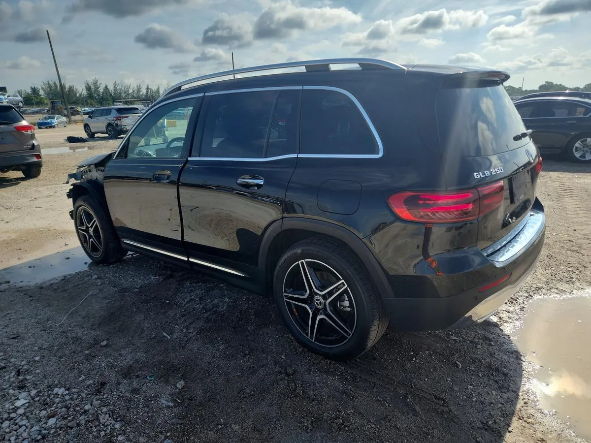 MERCEDES-BENZ GLB-CLASS 2023