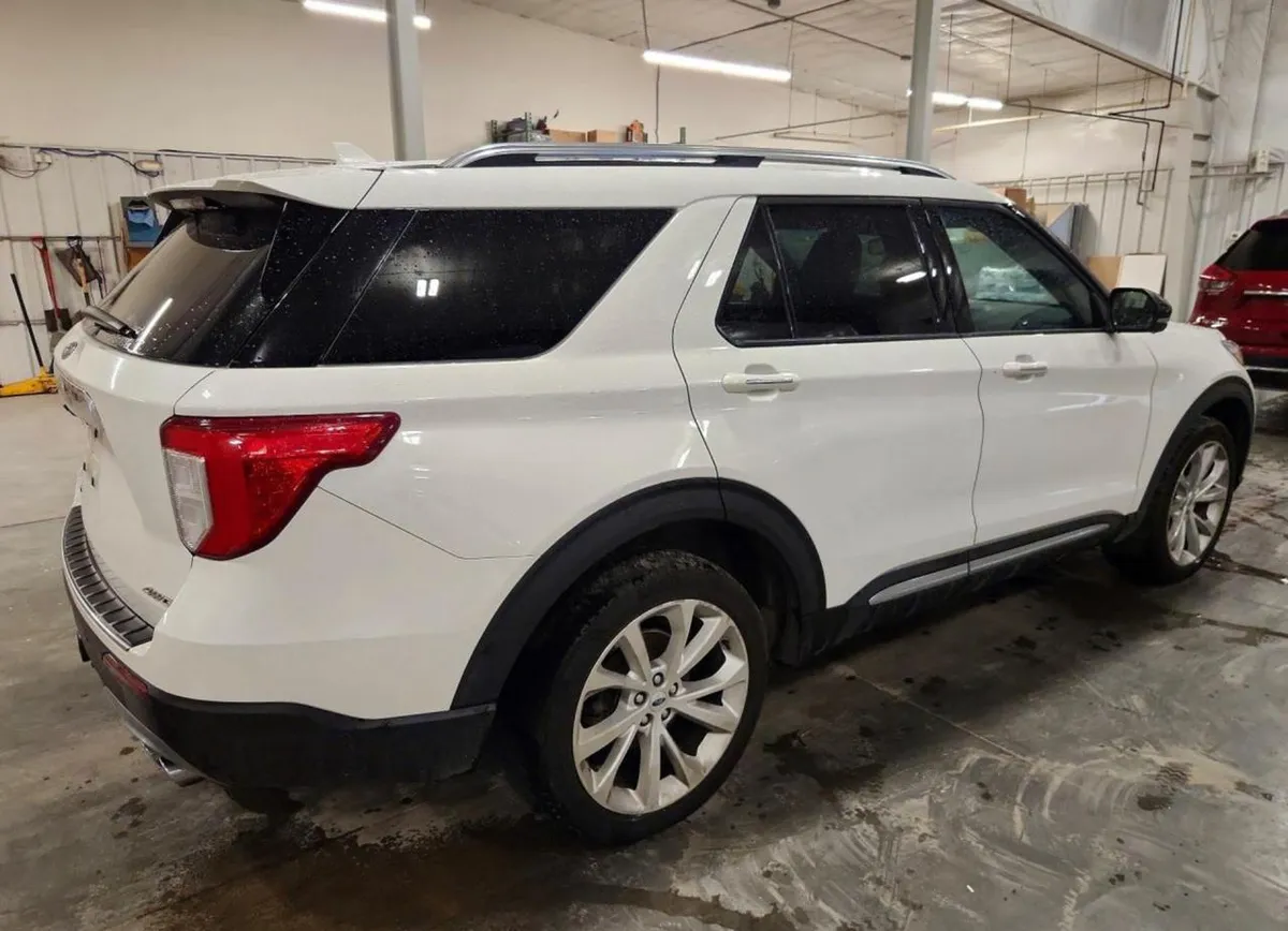 FORD EXPLORER PLATINUM 2022