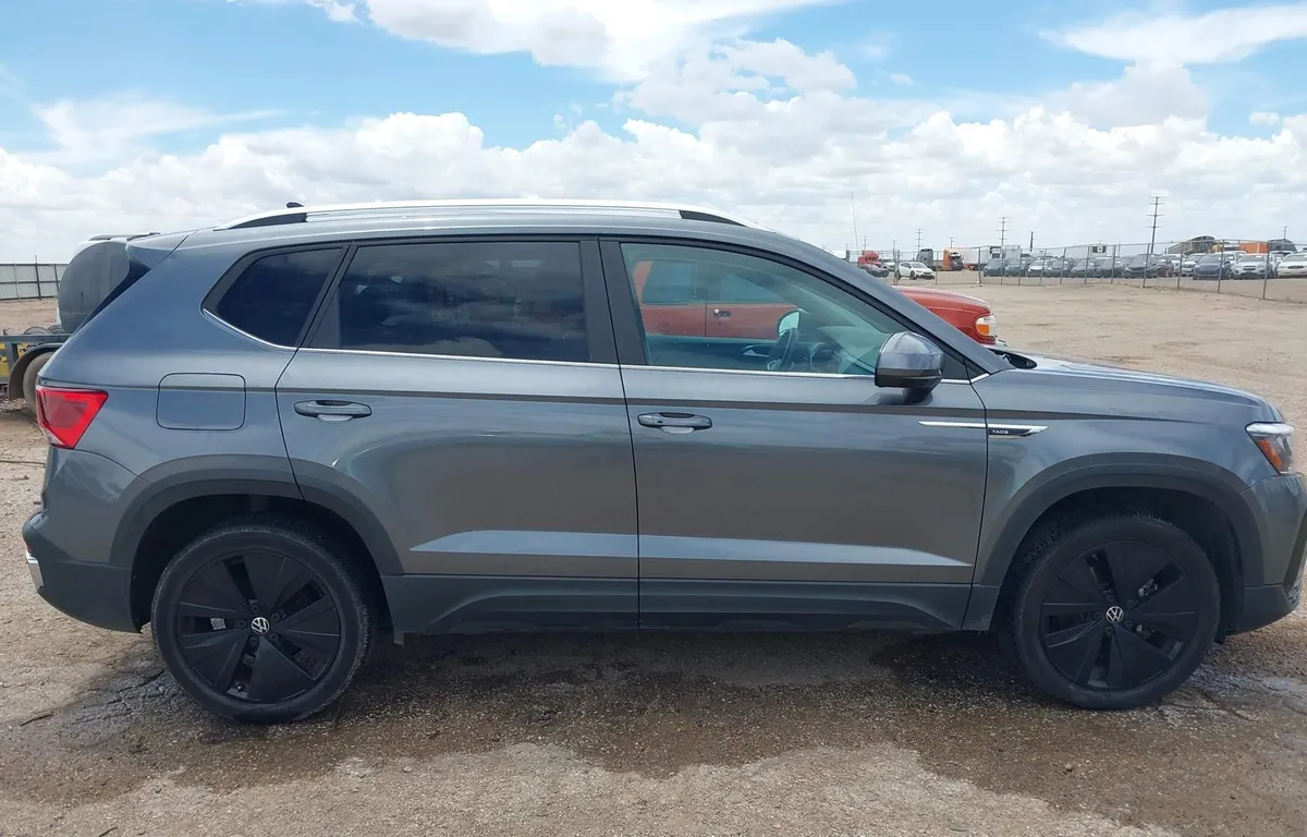 VOLKSWAGEN TAOS SE 2022