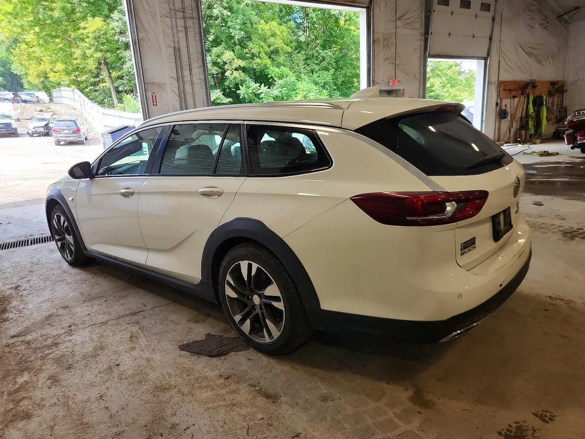 BUICK REGAL ESSENCE 2017