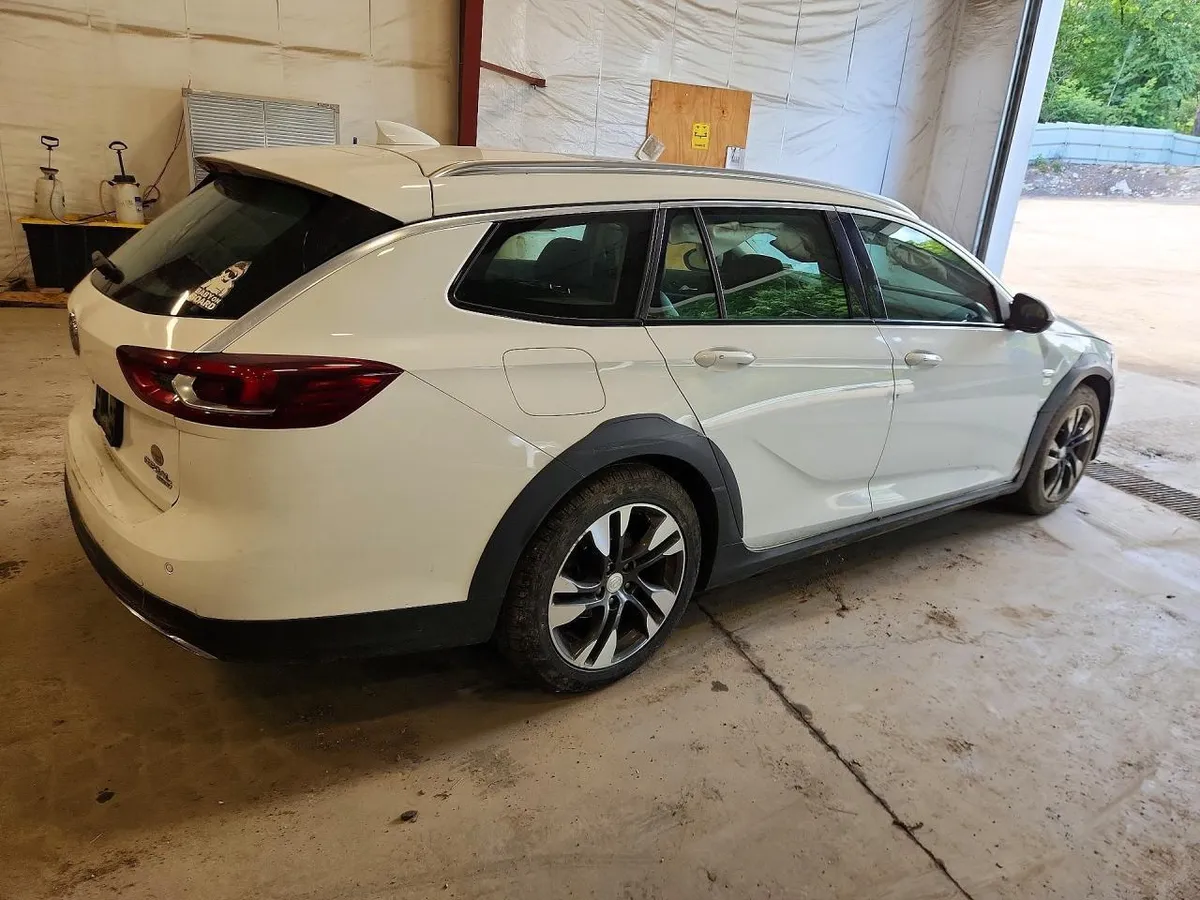 BUICK REGAL ESSENCE 2017
