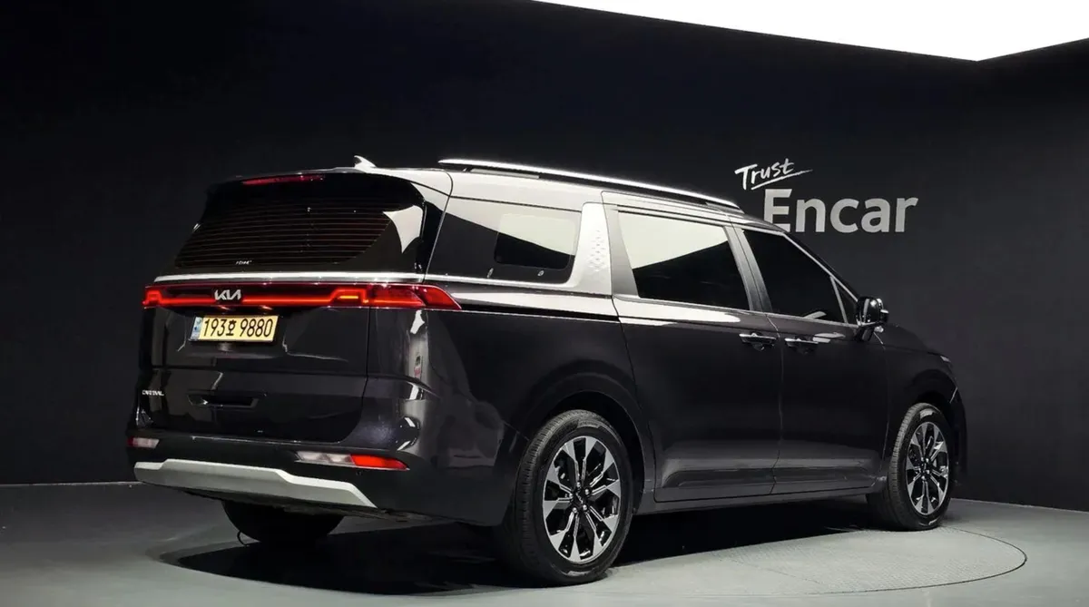 KIA CARNIVAL PRESTIGE 2023