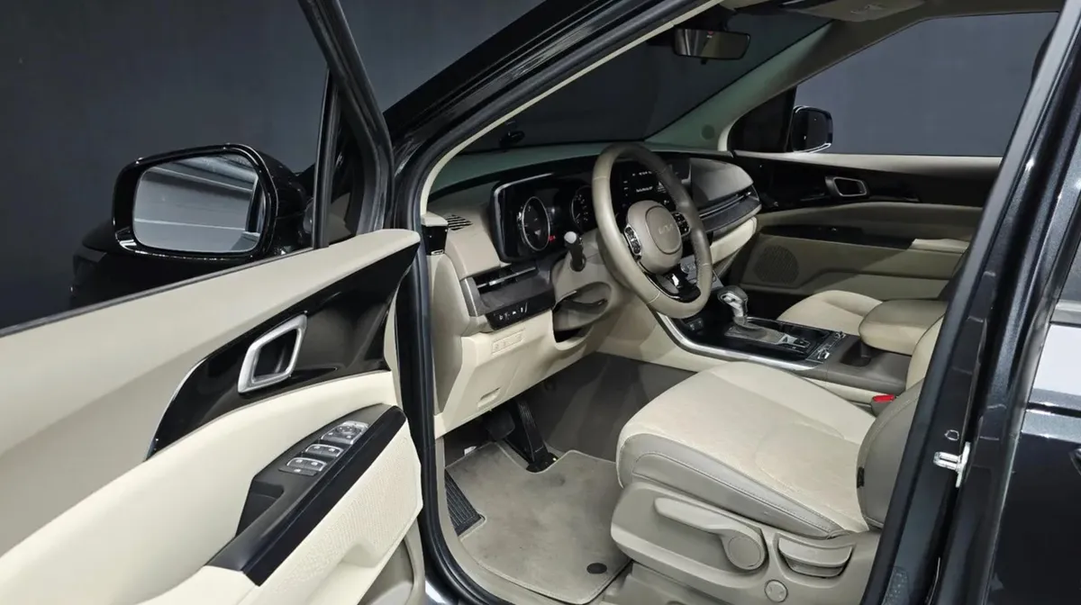 KIA CARNIVAL PRESTIGE 2023