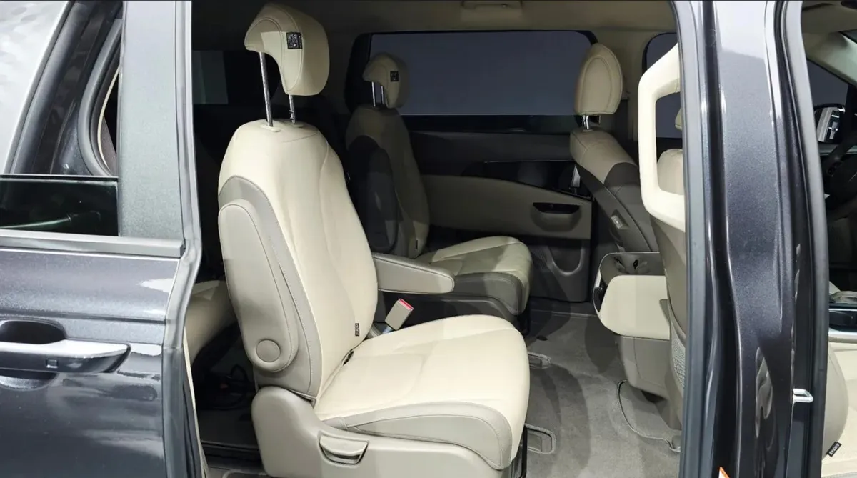 KIA CARNIVAL PRESTIGE 2023