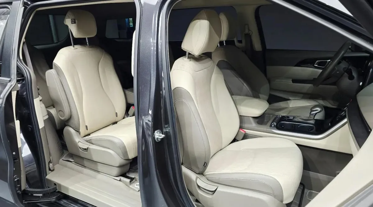 KIA CARNIVAL PRESTIGE 2023