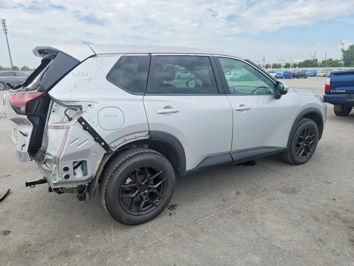 NISSAN ROGUE SV 2023