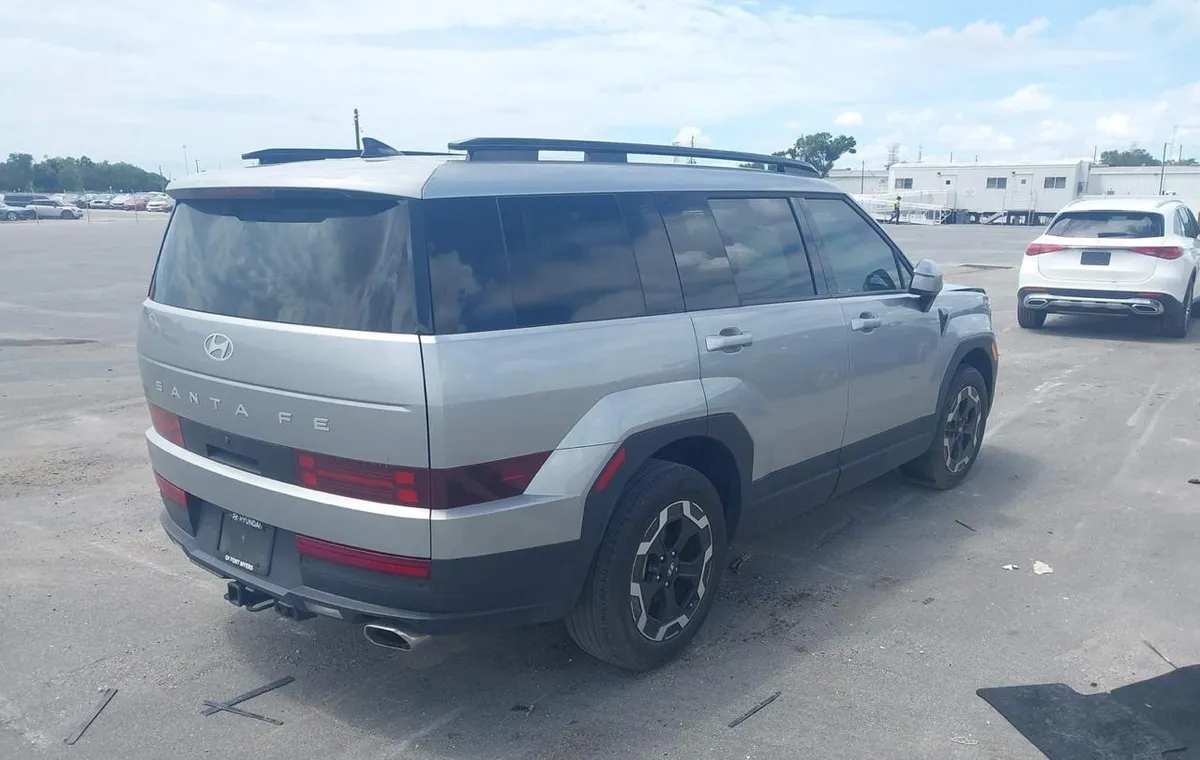 HYUNDAI SANTA FE SEL 2023