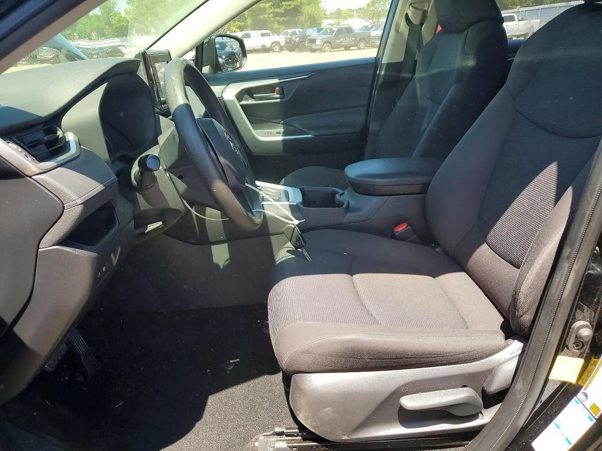 TOYOTA RAV4 LE 2022