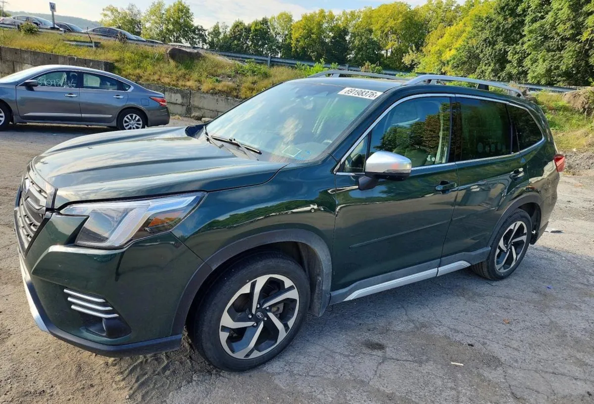 SUBARU FORESTER TOURING 2023