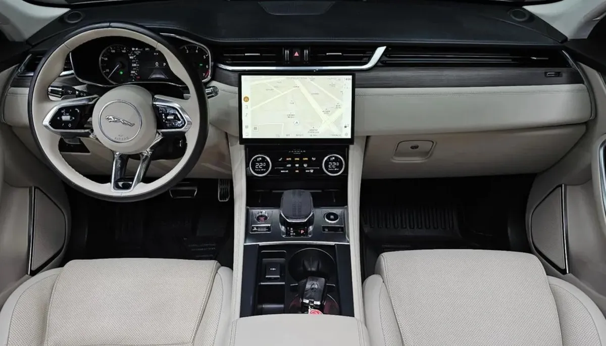 JAGUAR F-PACE 250 SE 2022