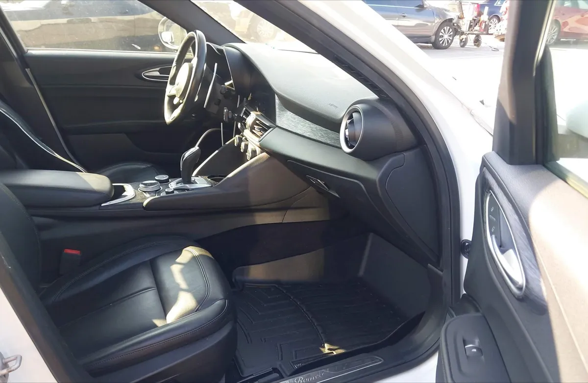 ALFA ROMEO GIULIA SPRINT 2022