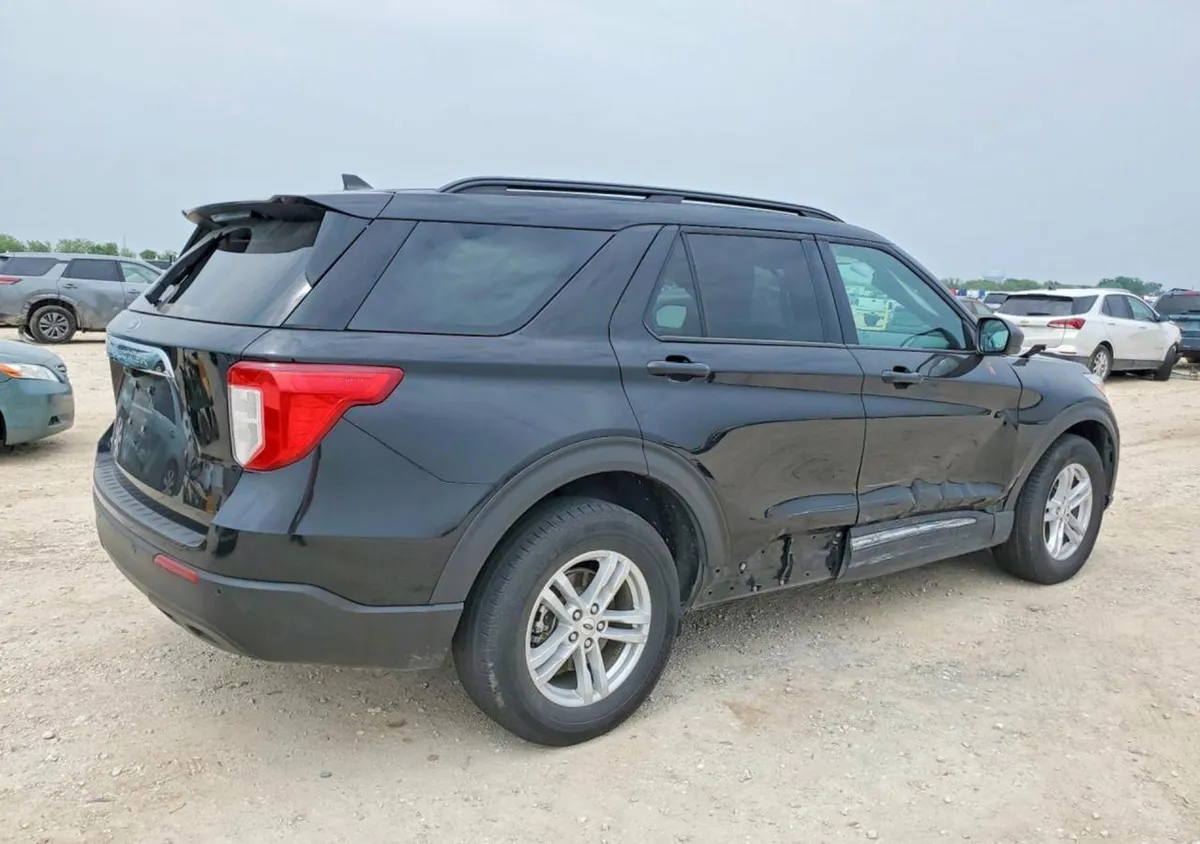FORD EXPLORER XLT 2024