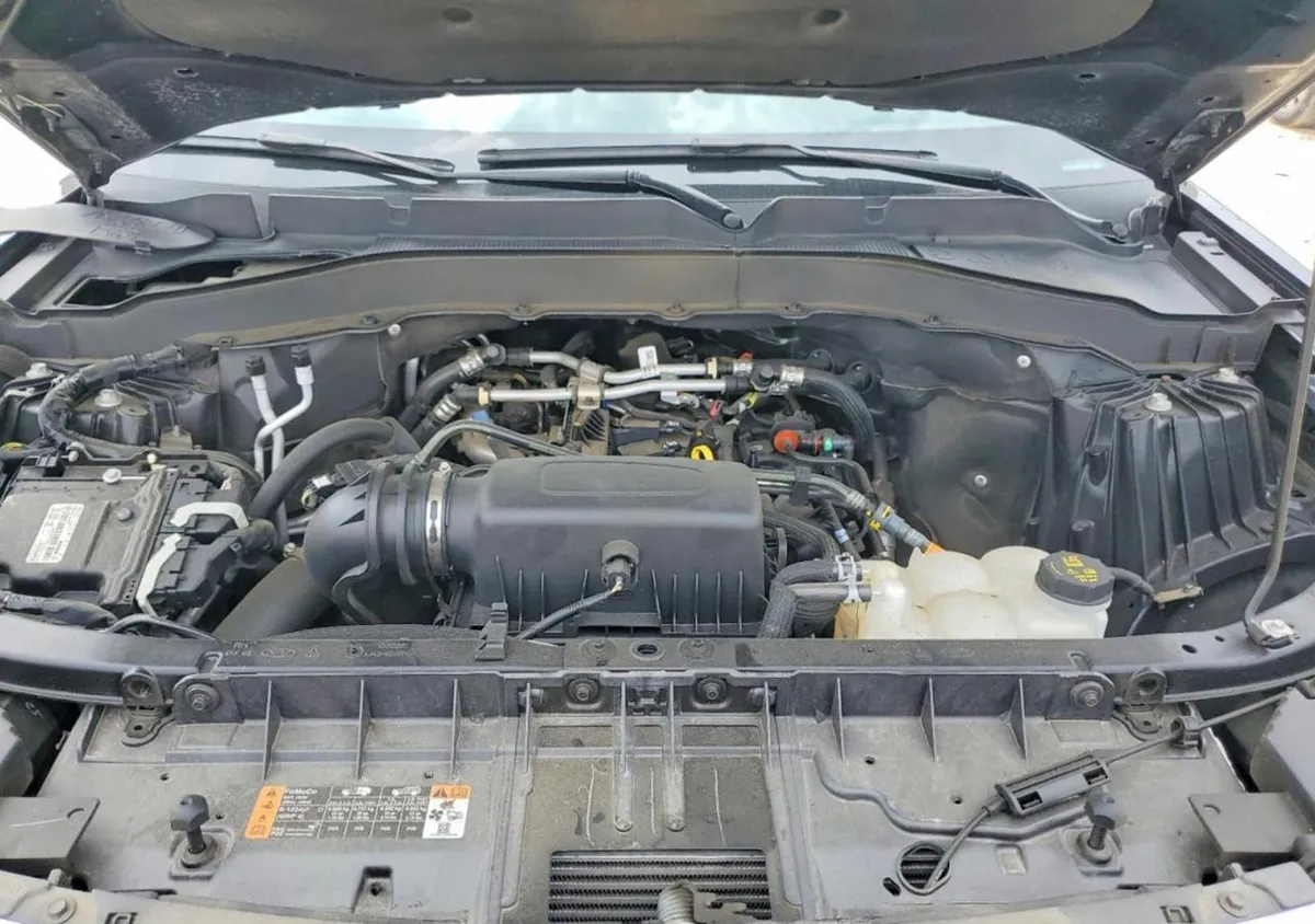 FORD EXPLORER XLT 2024