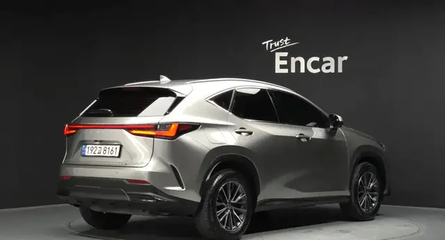 LEXUS NX PREMIUM 2023