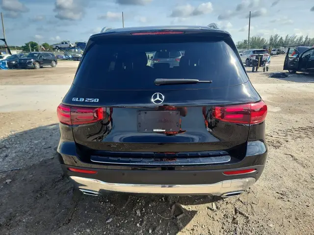 MERCEDES-BENZ GLB-CLASS 2023