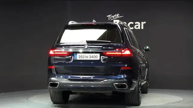 BMW X7 M-SPORT LINE 2021
