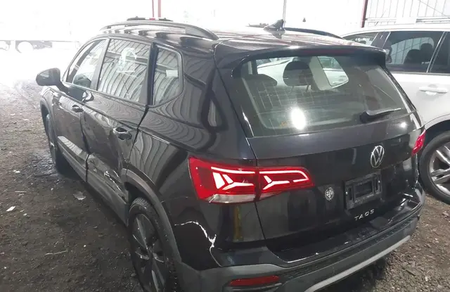 VOLKSWAGEN TAOS S 2022