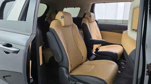 KIA CARNIVAL SIGNATURE 2022
