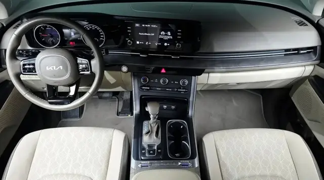 KIA CARNIVAL PRESTIGE 2023